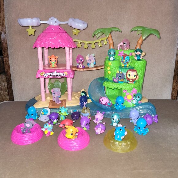 Hatchimals CollEGGtibles Tropical Island Party Playset - Picture 9 of 15